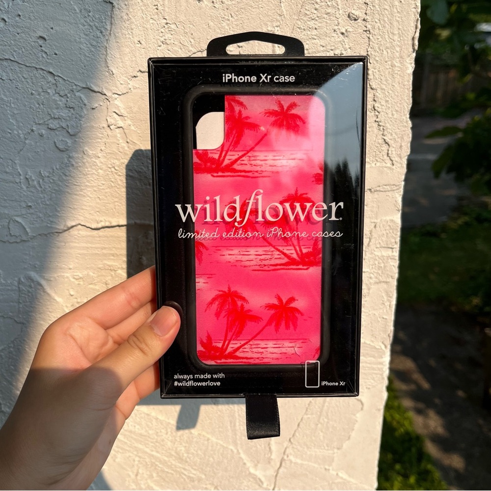 Wildflower Cases Pink Palms iPhone XR!